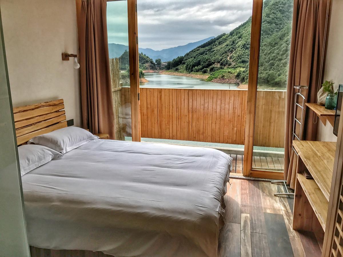 The Lake View Deyishe Resort In Thousand Island Lake Qianwu Экстерьер фото